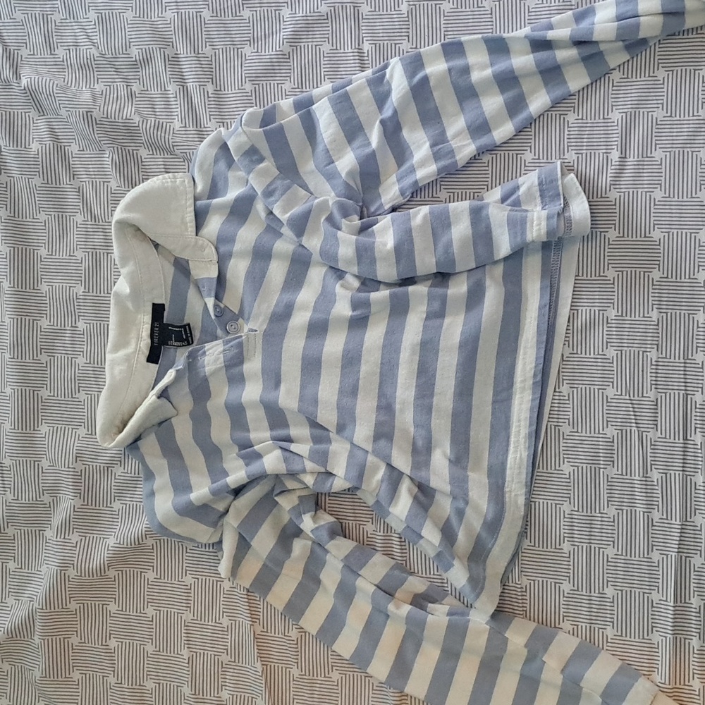 Cropped long sleeved baby blue and white stripped collar top Size S Forever 21